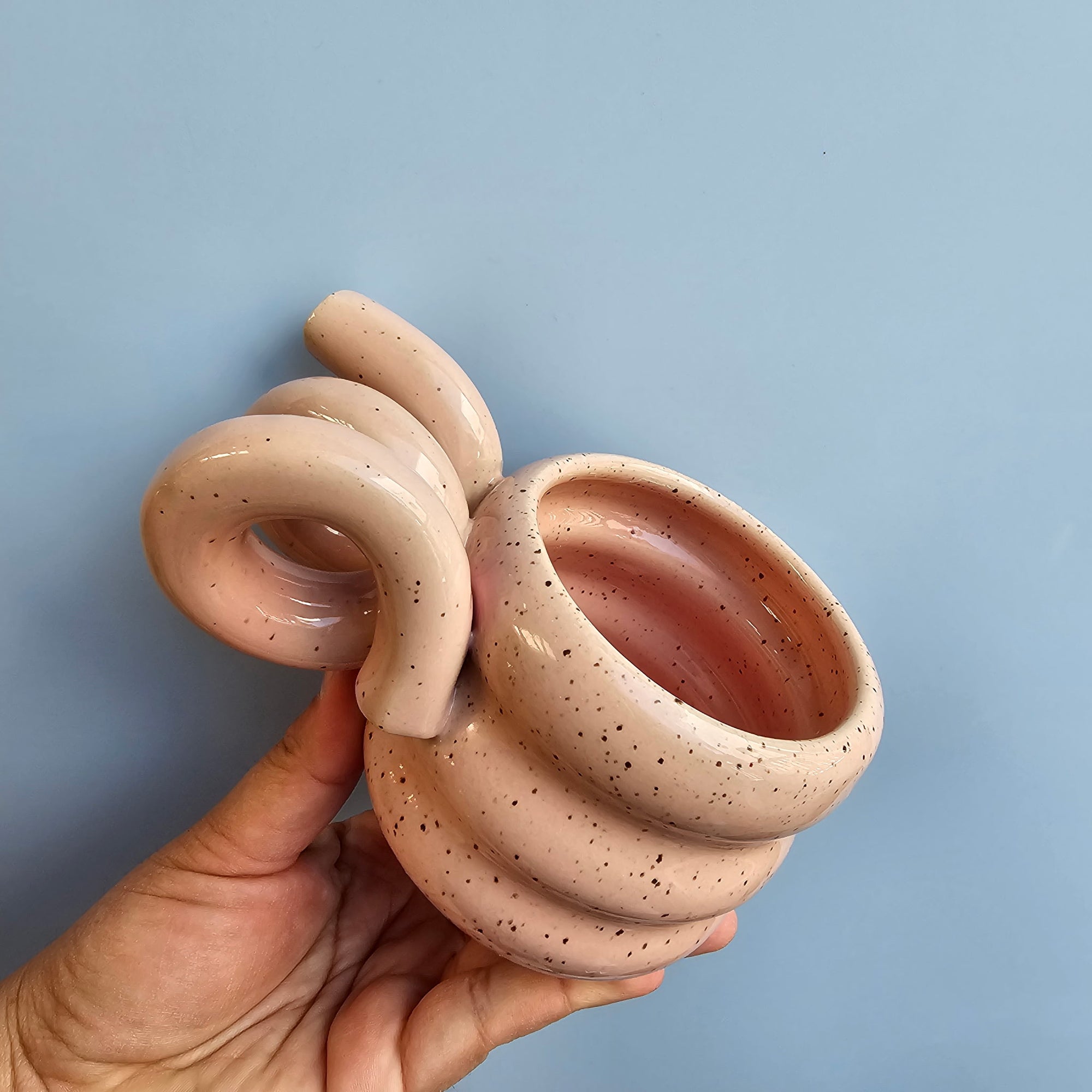 SPECKLED BLUSH TWISTY TRIPPY MUG