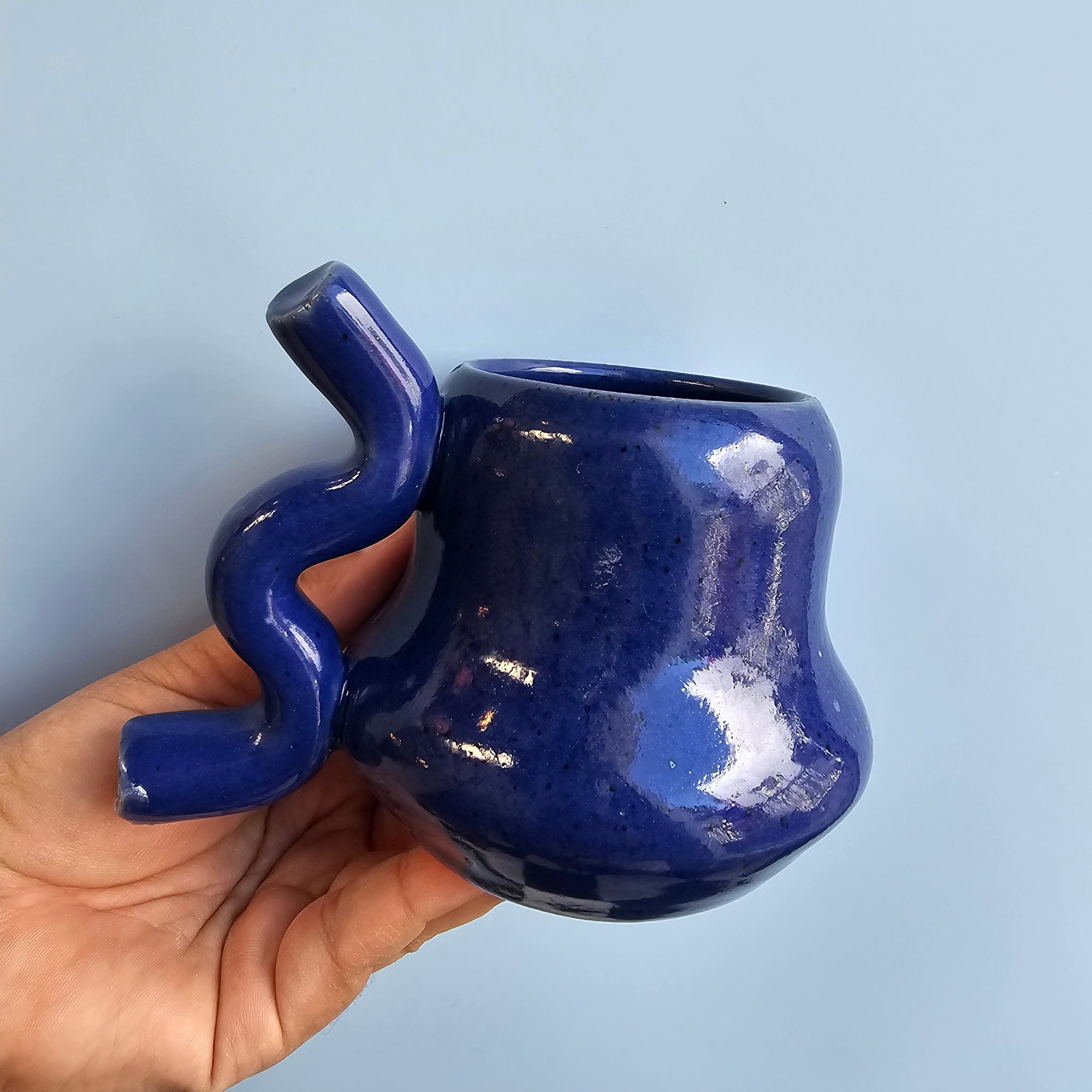 SPECKLED BLUE GLASS SQUIGGLE MUG