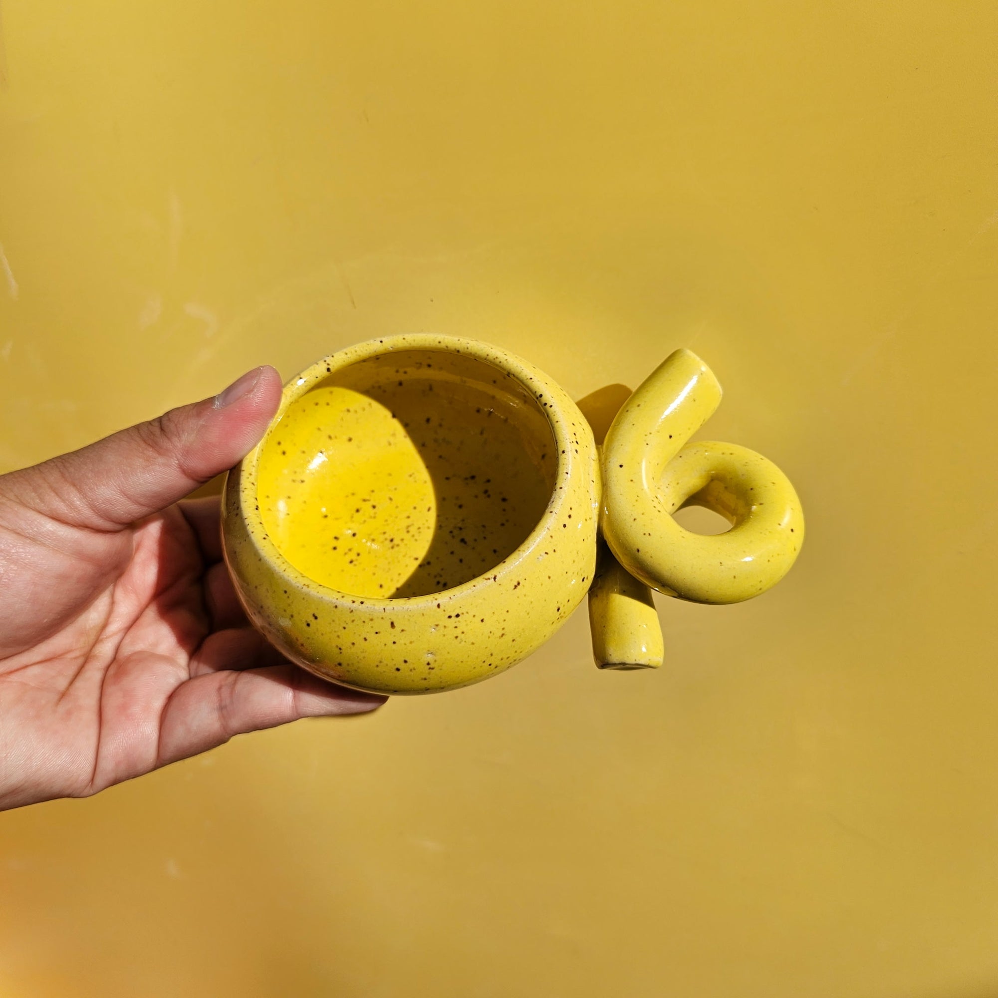 SUNNY SPECKLED LOOP MUG