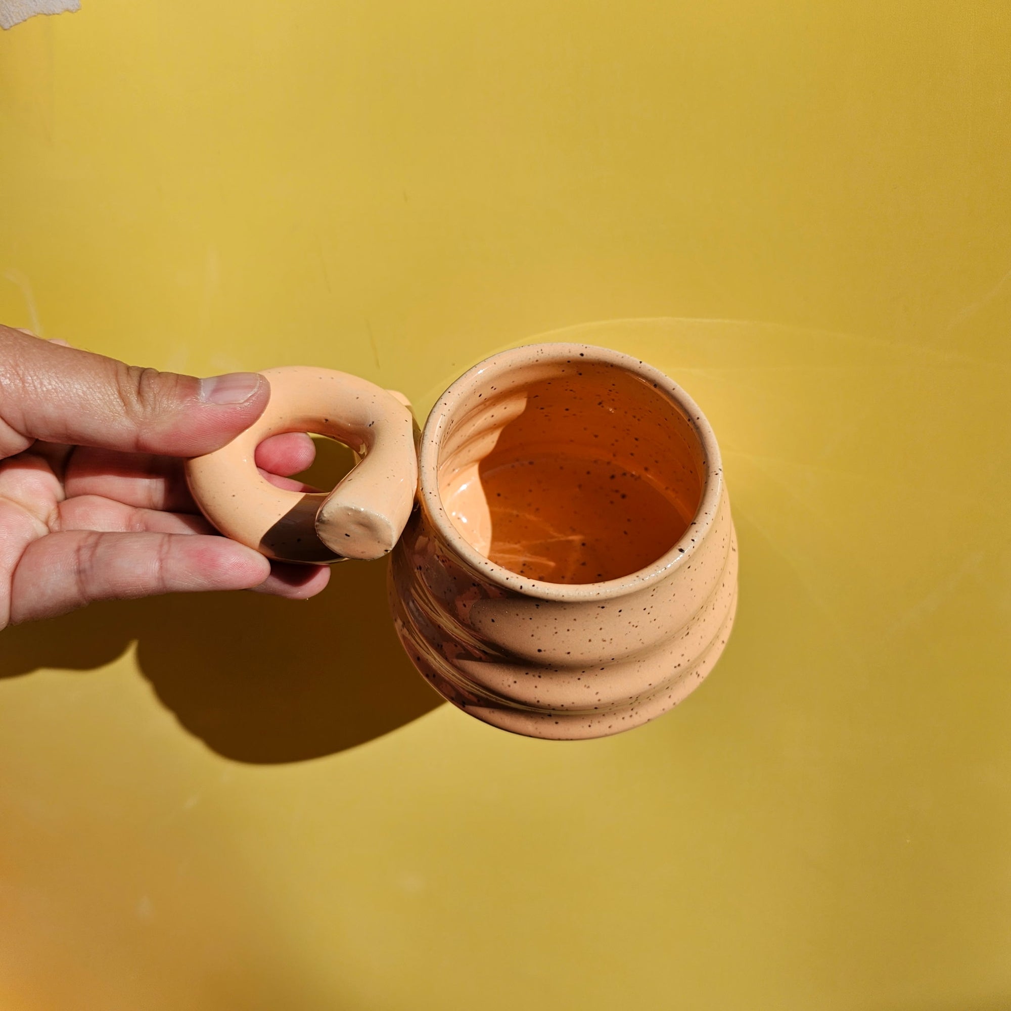 PEACHY SPECKLED CHUBBY LOOP MUG