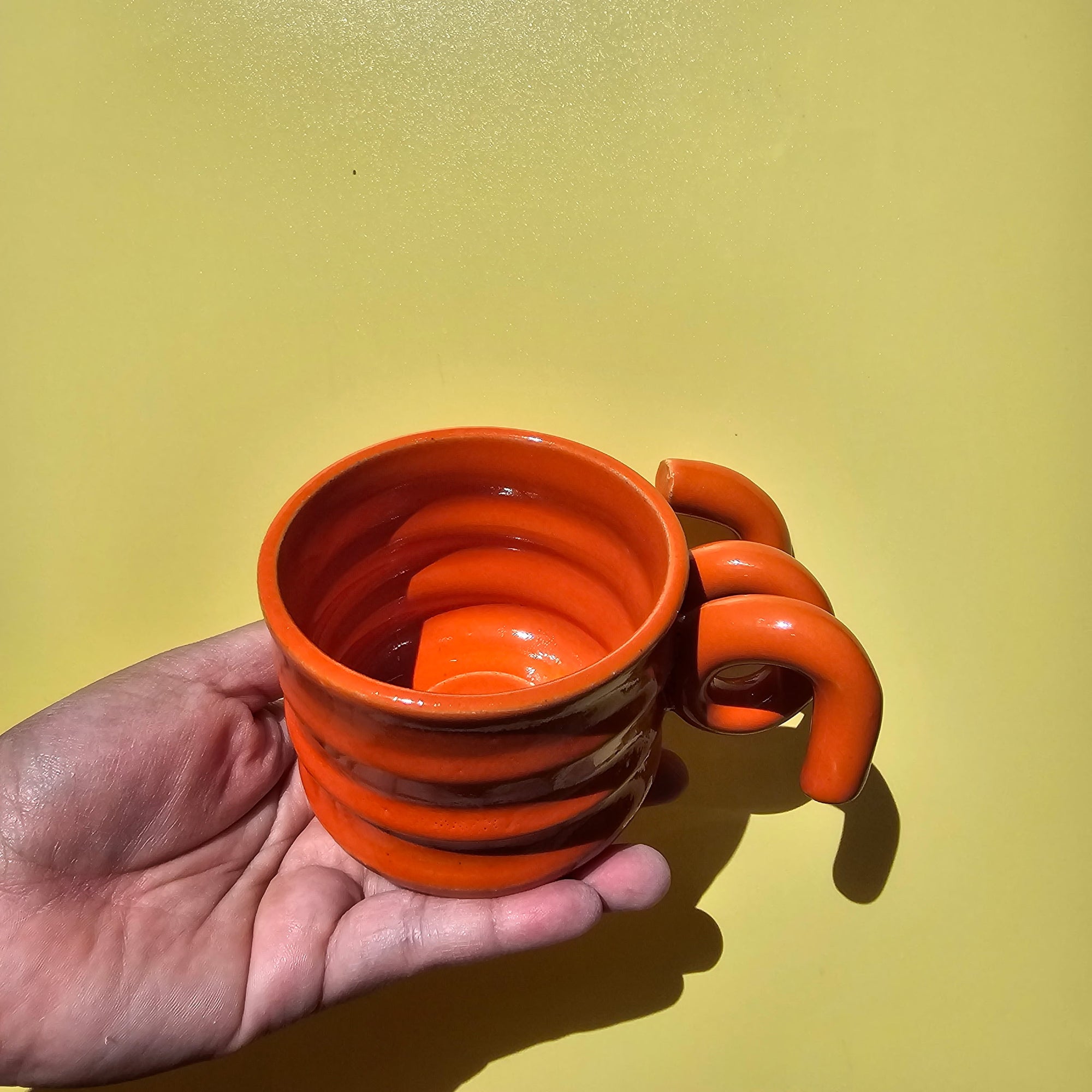 PERSIMMON RIDGED CORKSCREW MUG